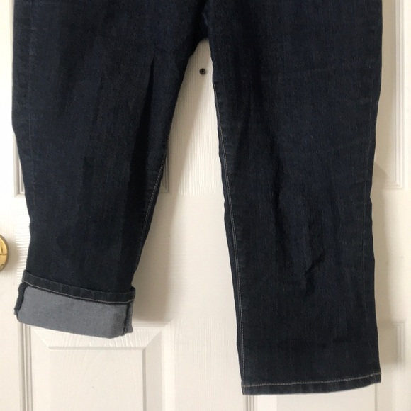 Torrid cropped jeans - Picture 3 of 6